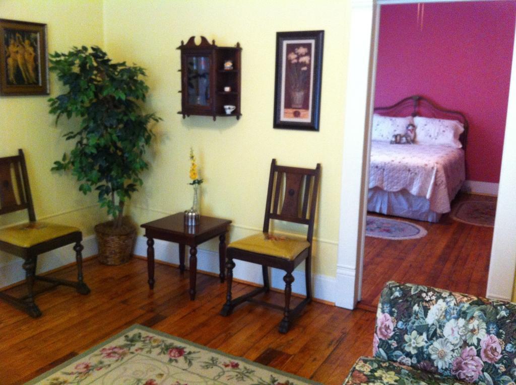 Brooks House Suites Mineola Szoba fotó
